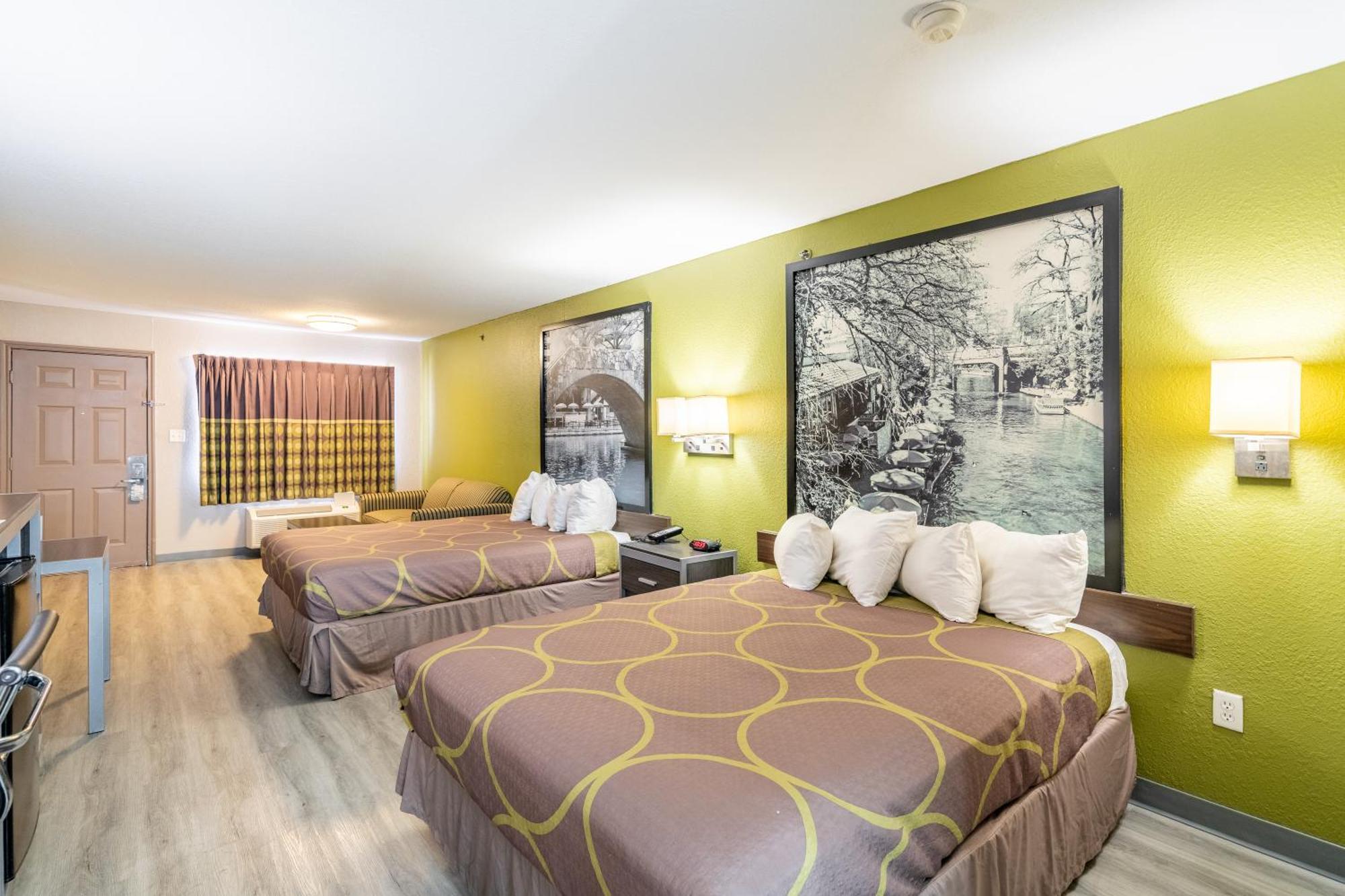 Super 8 By Wyndham San Antonio/Riverwalk Area Exterior foto