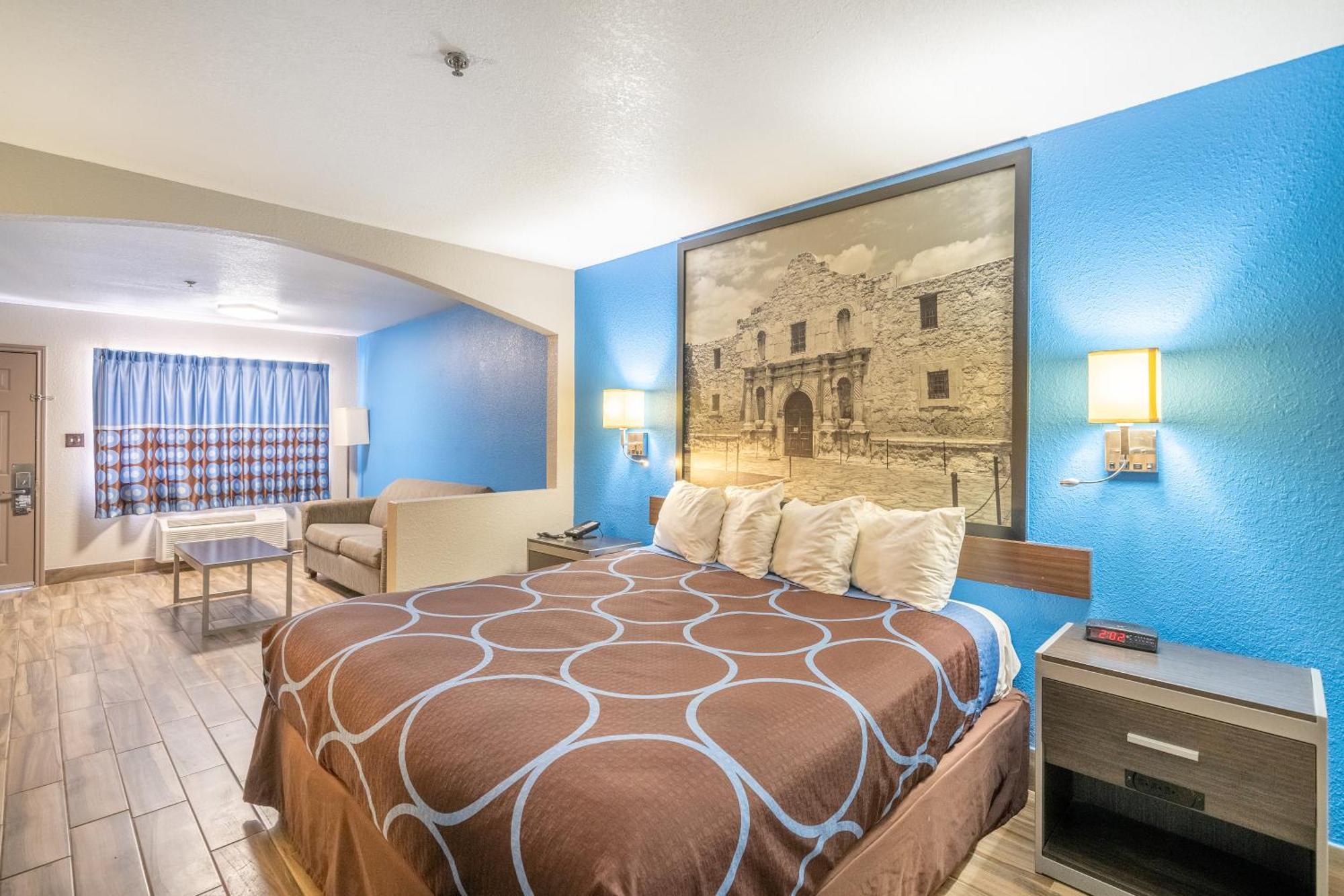 Super 8 By Wyndham San Antonio/Riverwalk Area Exterior foto
