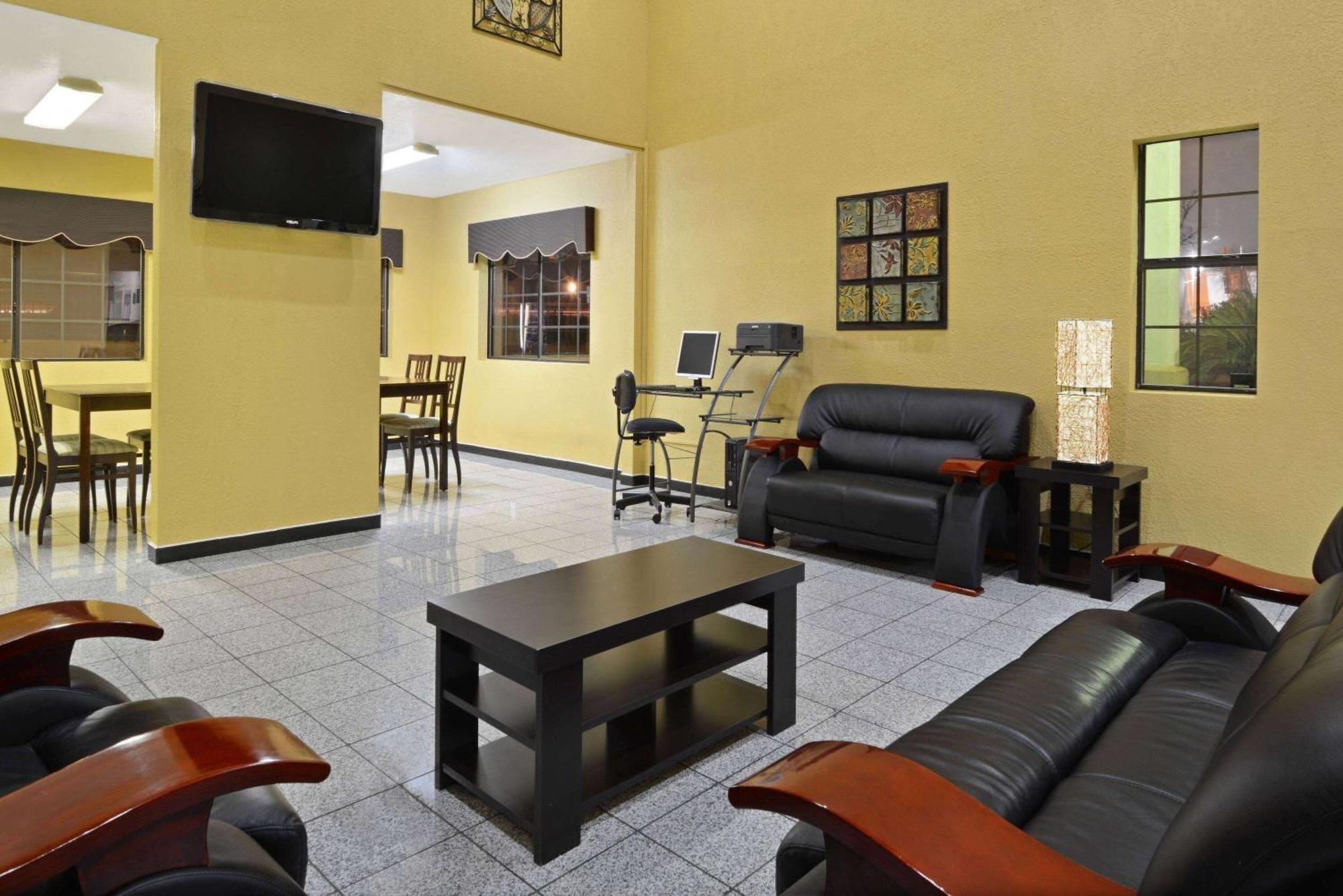 Super 8 By Wyndham San Antonio/Riverwalk Area Exterior foto
